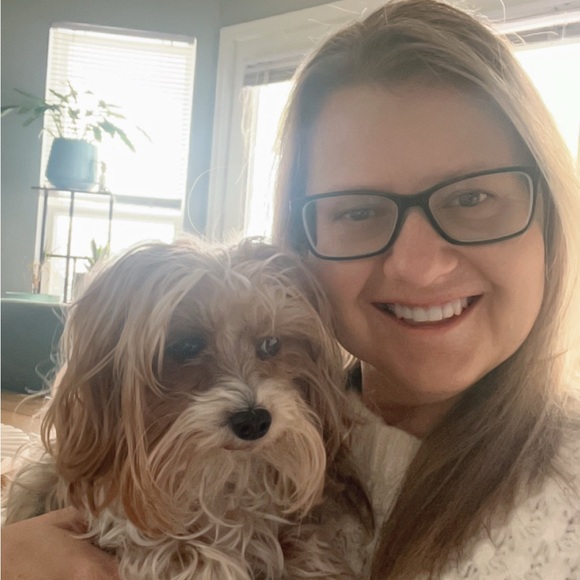 Meet your Posher, Nicole - Picture 2 of 6